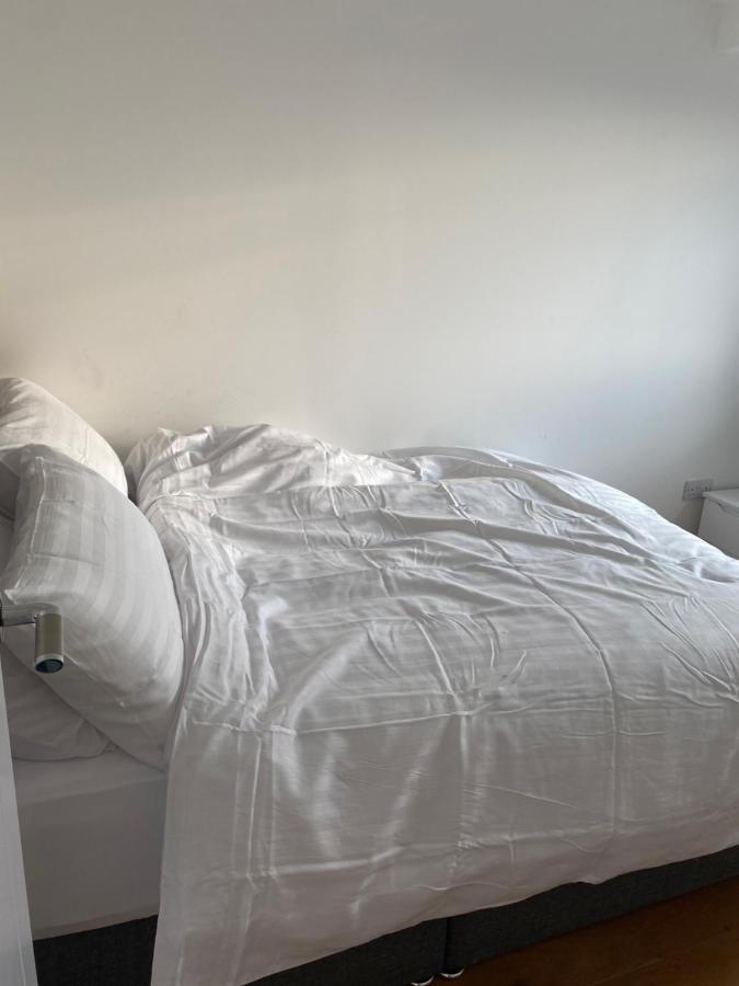 Morden 1 Bedroom City- Apt Central Stylish Living Croydon Exterior photo