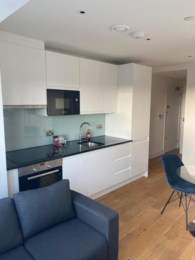 Morden 1 Bedroom City- Apt Central Stylish Living Croydon Exterior photo
